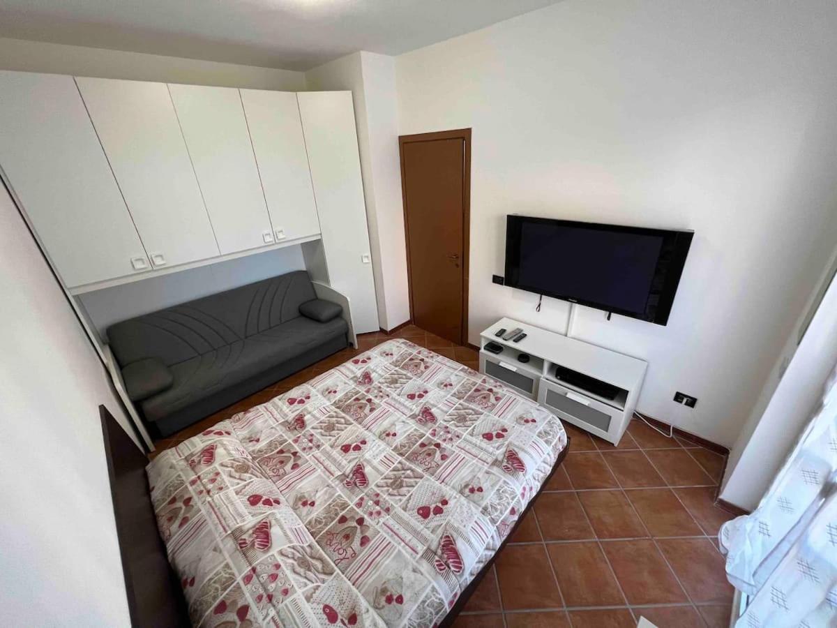 Piccolo Monolocale Confortevole Vicino A Milano Cormano Exteriér fotografie